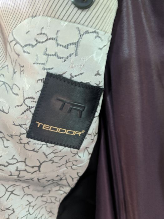 Костюм с риза Teodor 44N