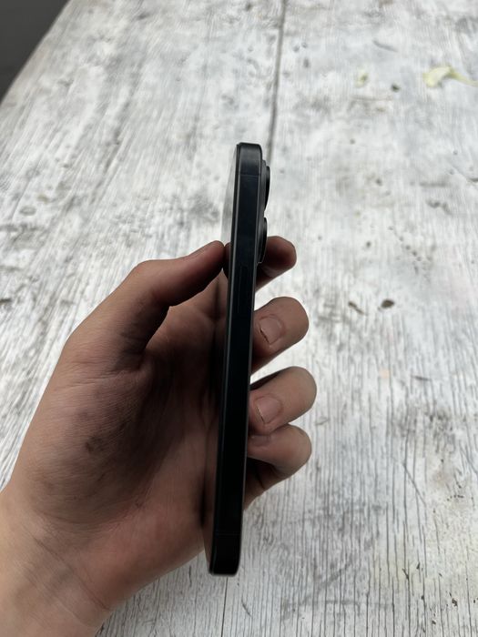 iPhone 15 pro черный