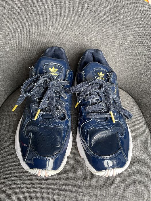 Дамски маратонки Adidas Falcon, тъмно сини, лачени, 39 номер