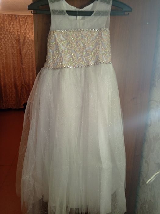 Платье7-9 лет размер 38