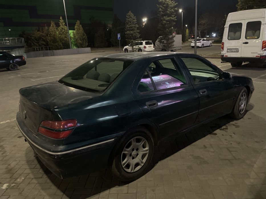 машина Peugeot 406