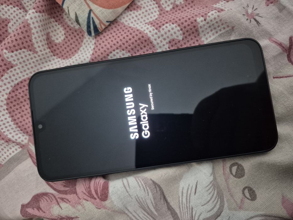 Продавам Samsung A16