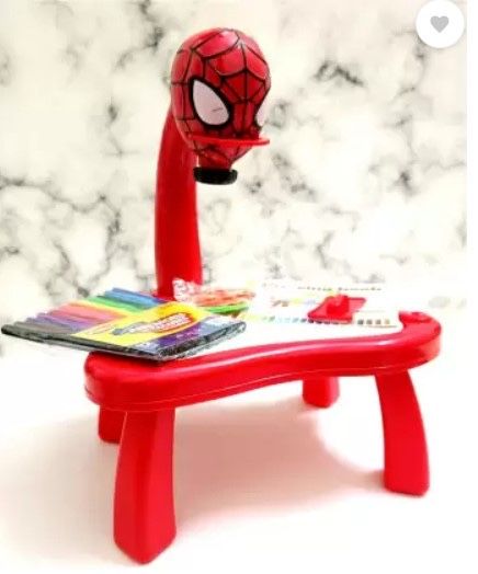 Детска масичка за рисуване с проектор