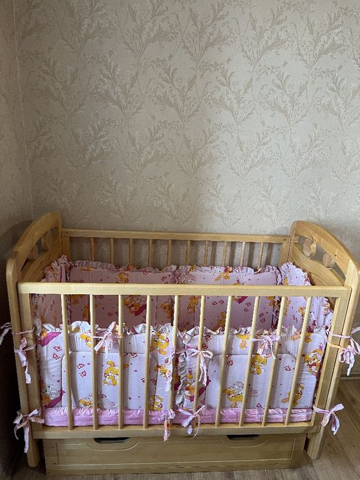 Детская кроватка