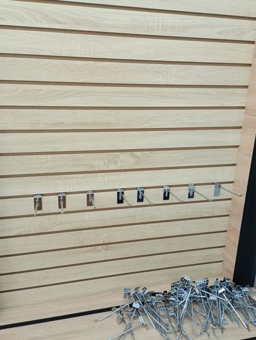 Telefon va aksessuarlar uchun vitrina sotiladi