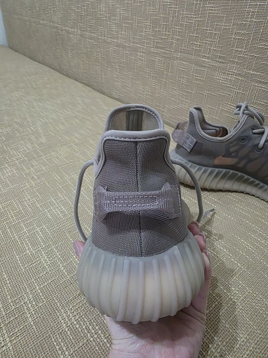 Adidasi Yeezy barbati