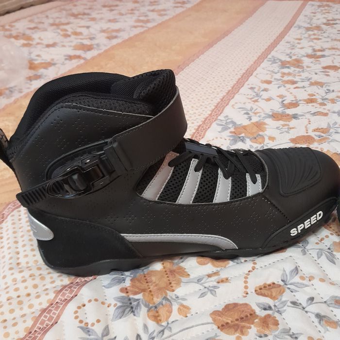 Обувки за мотоциклет