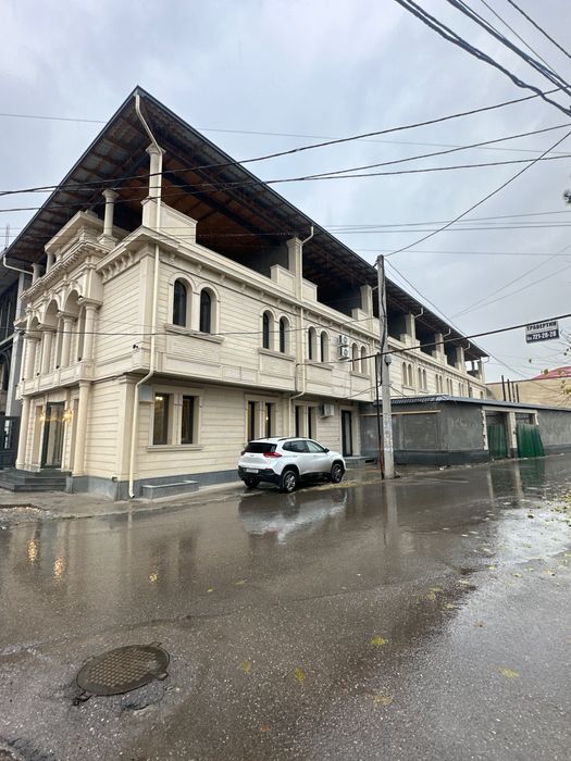 Hotel mehmonxona sergeli moshina bozor 3-4 bekatga yaqin ruvd kuchada