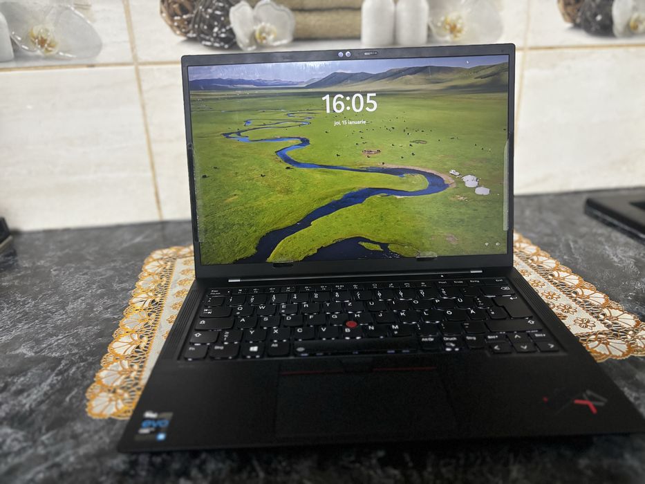 Se vinde laptop ,Lenovo