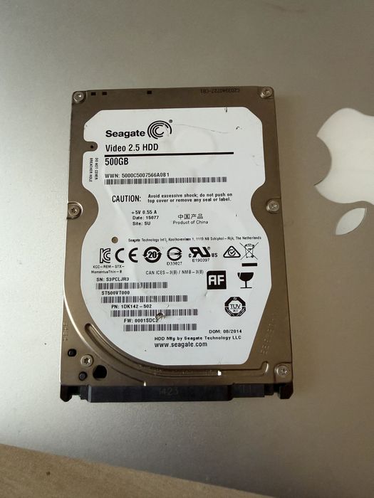 HDD Seagate de 500 GB, 2,5”, modelul ST500VT000.