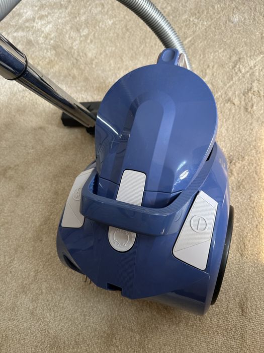 Пылесос в отличном состоянии Tefal