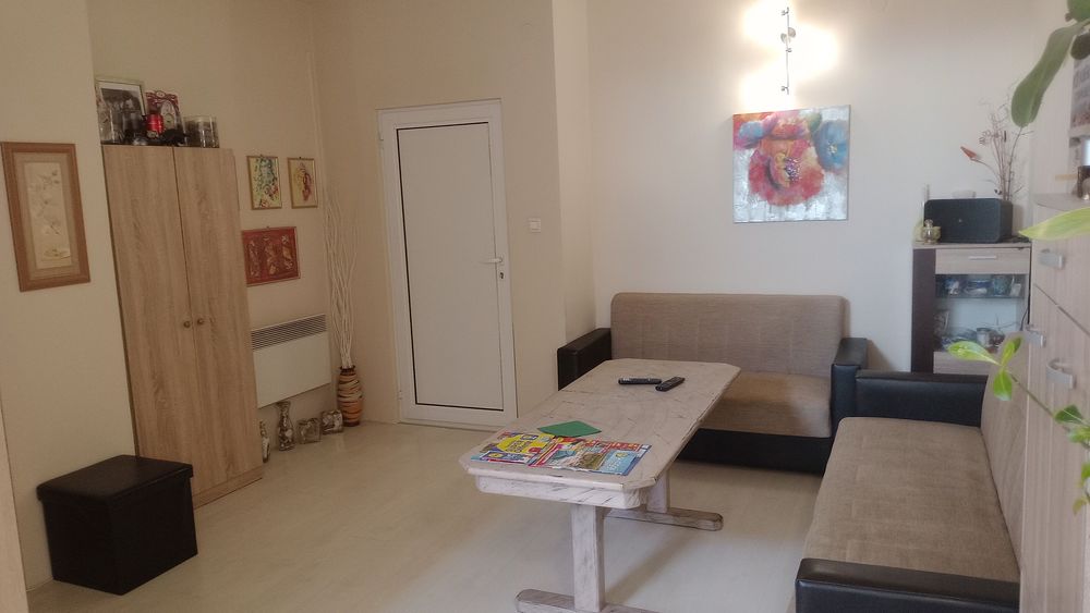 Продава се Тристаен апартамент в Благоевград, Идеален център - 74 кв.м за 1514 €/кв.м - Снимка #1