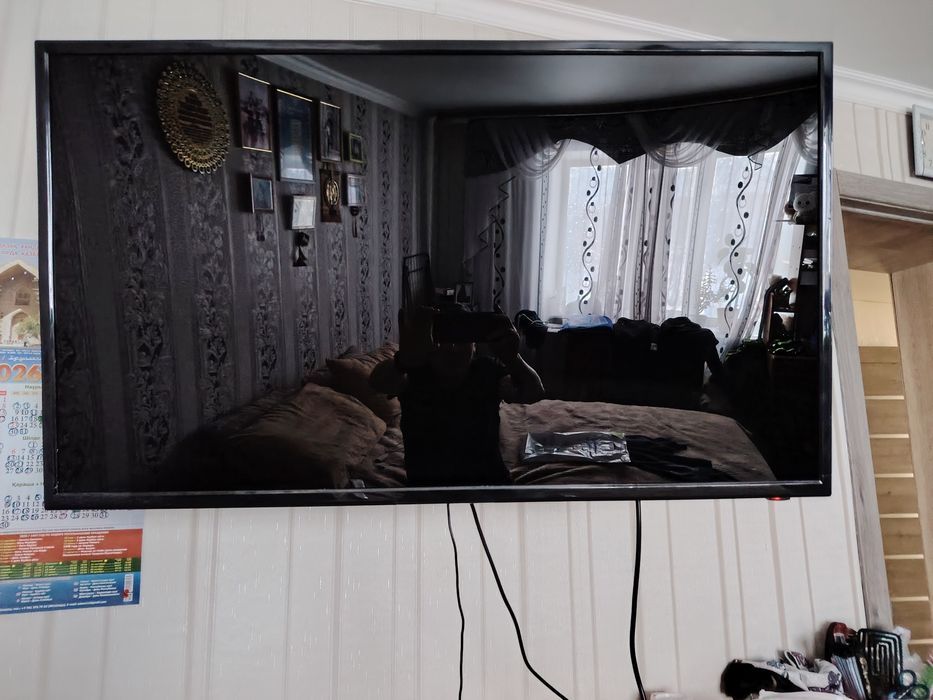 Телевизор 114 см