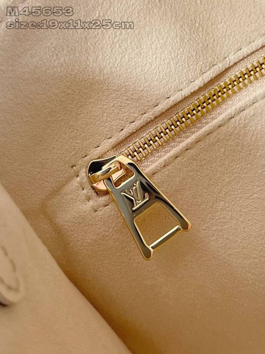 Geanta Louis Vuitton OnTheGo