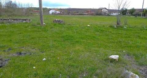 Продава се Парцел в с. Златополе, Област Хасково - 9300 кв.м за 7 €/кв.м - Снимка #2