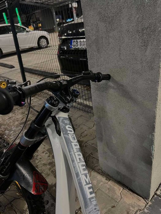 Продавам Downhill колело Commencal Supreme V4