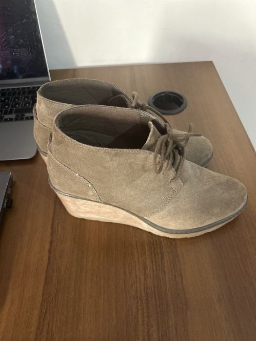 Замшевые ботинки Clarks, размер 37