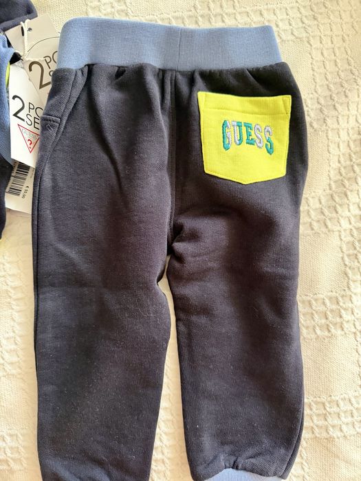 Екип за 12 месеца Guess