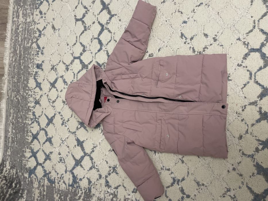 Продам куртку для девочек