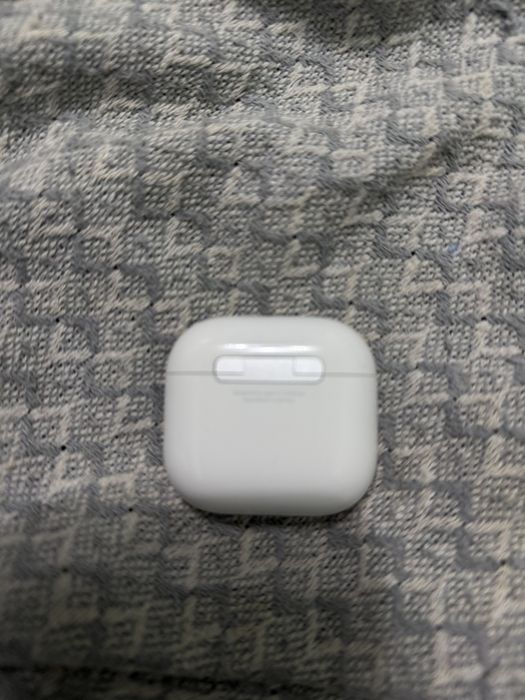 Обменяю оригинальные airpods 4 с коробкой, иапользовал 2 недели