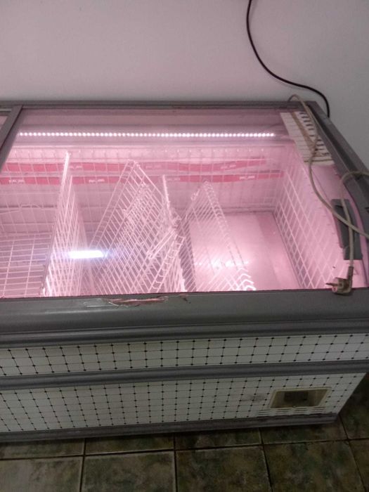 Vitrina frigorifica AHT congelate