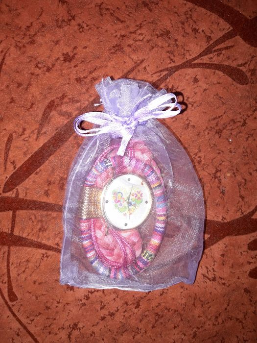 Продавам НОВИ ДАМСКИ ЧАСОВНИЦИ, 2 броя с ГОЛЯМА отстъпка