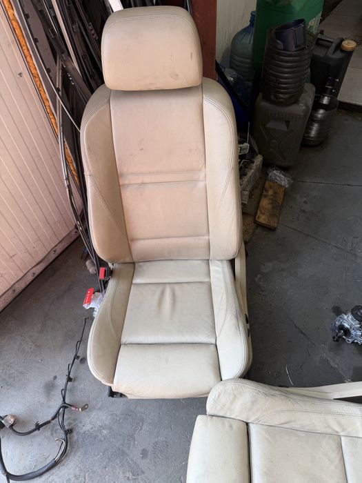 Предни седалки бмв х5 е70 с подгрев ( predni sedalki bmw x5 e70 podgrev )
