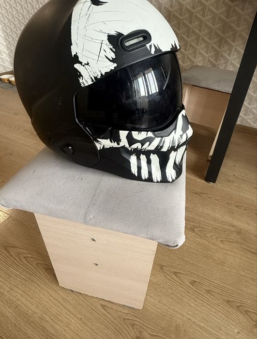 Продам шлем срочно