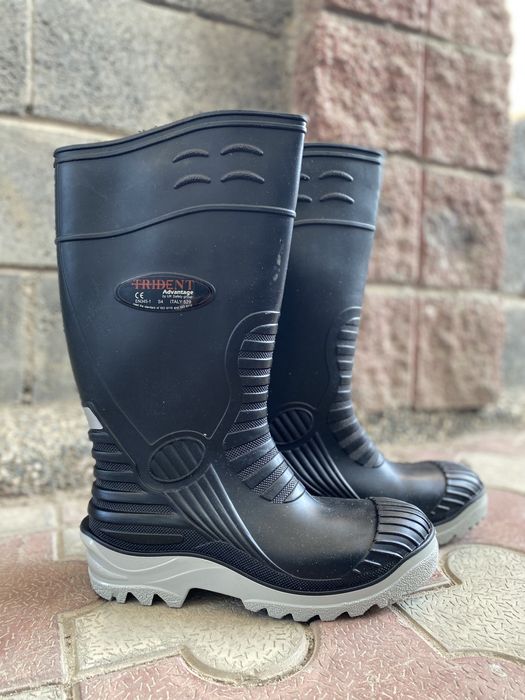 Резиновые мужские сапоги