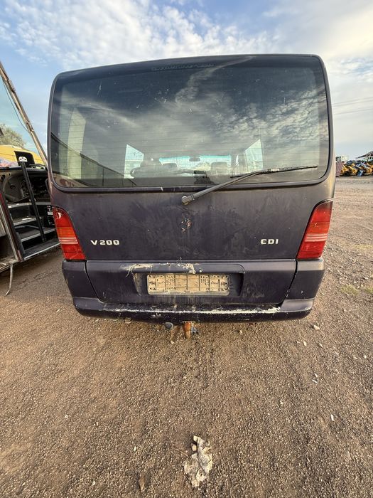 Бус Mercedes-Benz V 200 CDI 2.2 100 ph на части