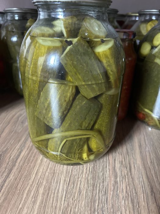 Огурцы есть хрустящие………………..