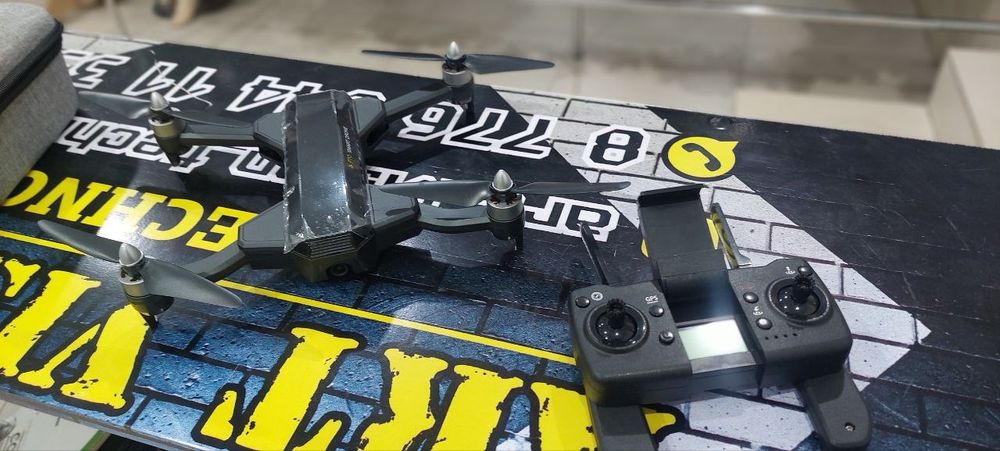 Дрон p70 квадрокоптер