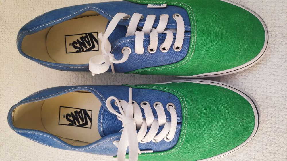 tenesi Vans, masura 44/43