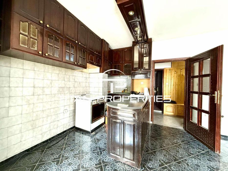 Тристаен апартамент за продажба в кв.Мараша