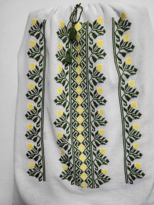 Ie/II tradiționale cusute  100% manual