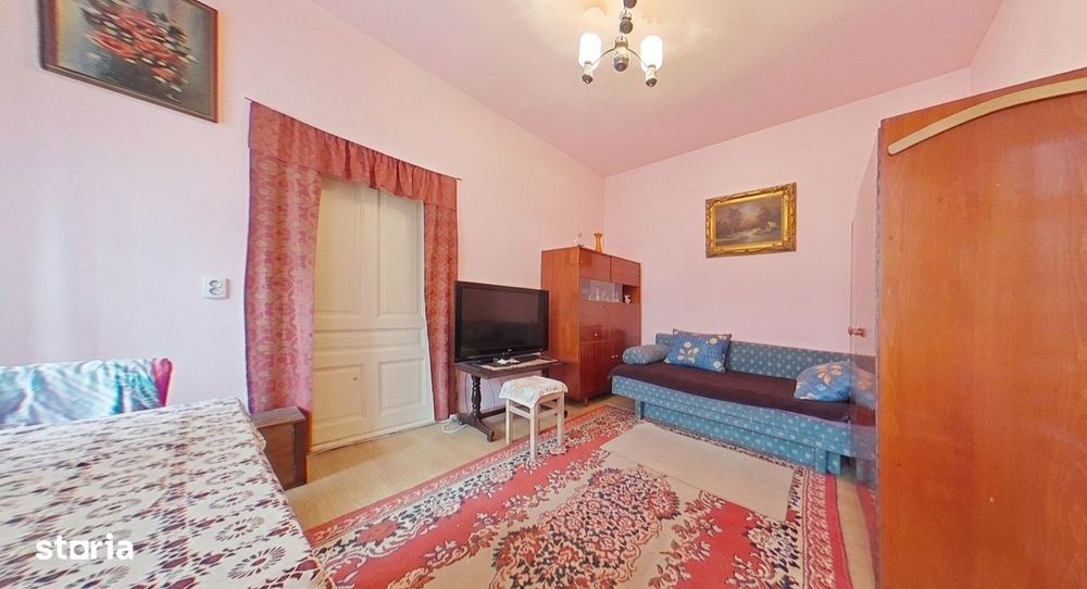 Apartament cu 2 camere in centrul Aradului, la curte comuna