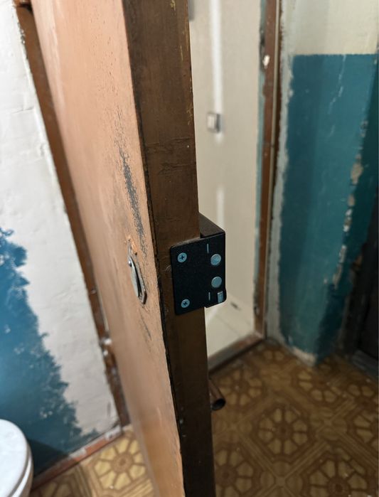 Дверь входная, прочная