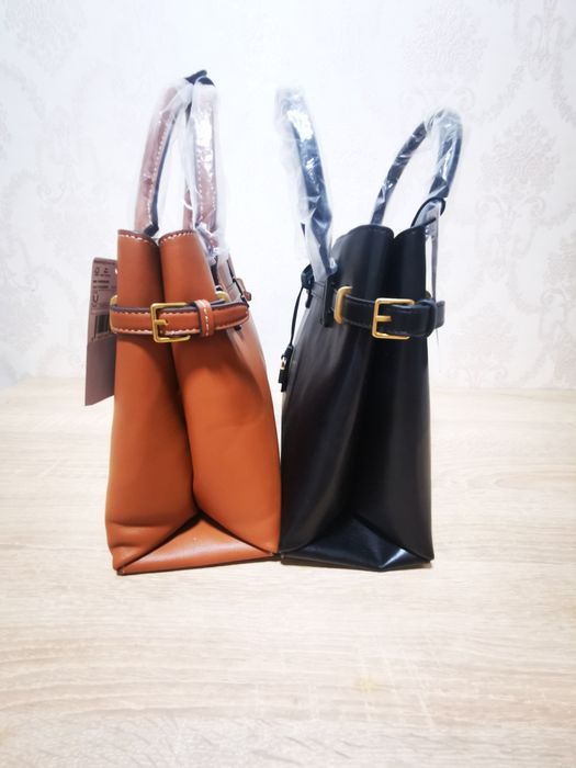 Poșete Mango, noi cu etichetă