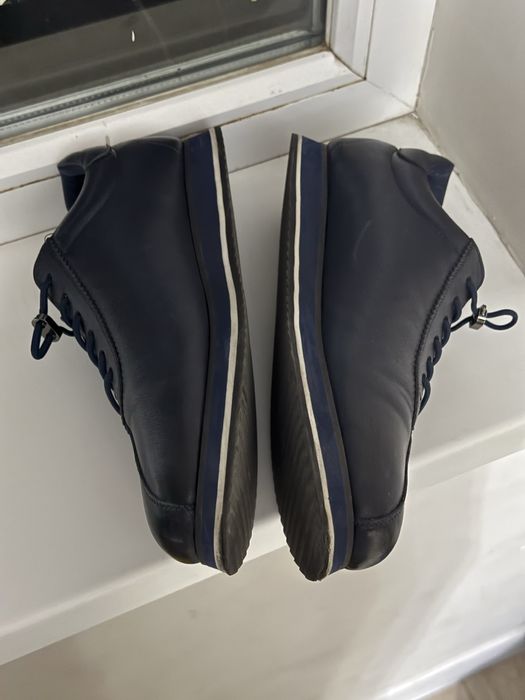 Синяя мужская обувь