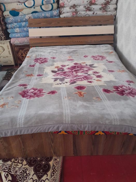 Спальный  шкаф сатылады екеуі 90мың жаңа