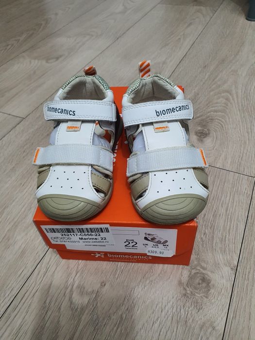 Sandale Biomecanics,marimea 22