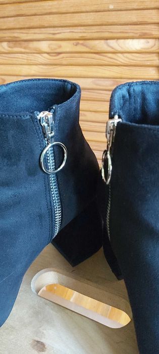 Botine negre Stradivarius