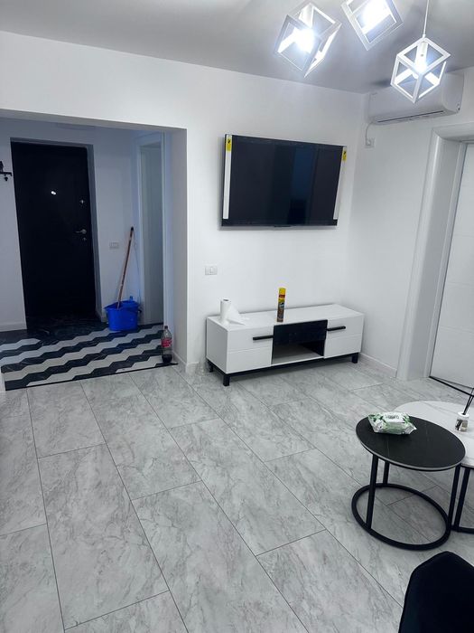 Închiriez casă zona Dacia