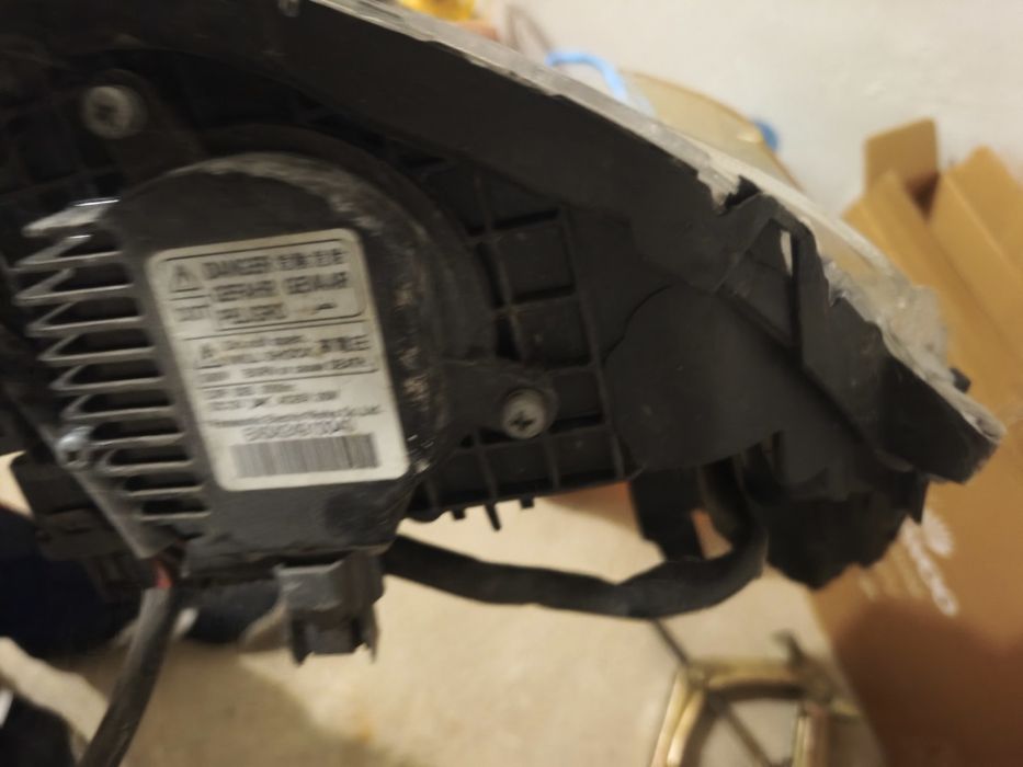 Фарове за subaru XV ксенон