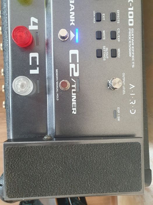 Китарен процесор BOSS GX-100  с тъчскрийн