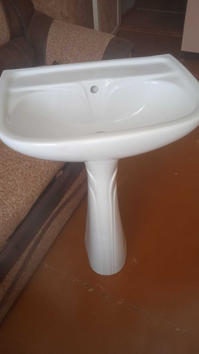 Раковина в ванную .комноту