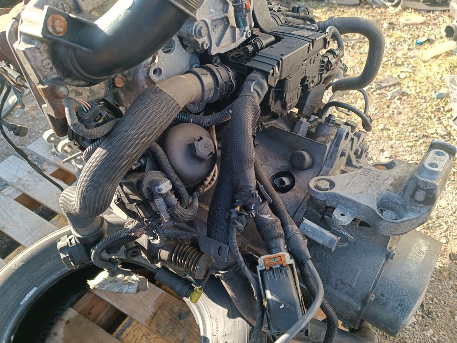 Двигател за  1.6 BlueHDi 100кс (BHY) за Peugeot 3008 / 2008 / Citroen