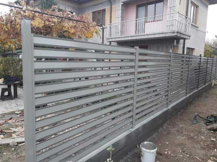Garduri si porti din panouri stil jaluzele si alte modele disponibile