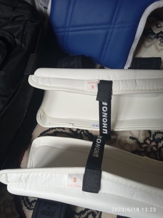 Срочно дёшево Продам комплект для тхеквондо