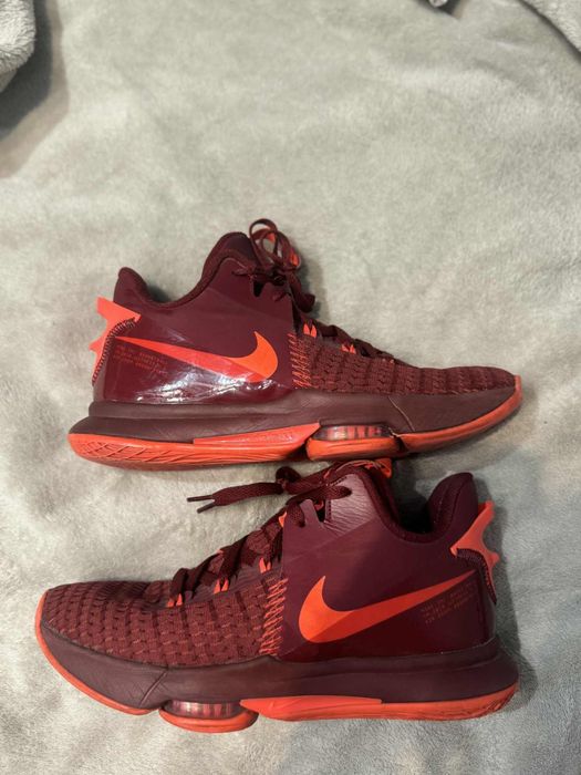 Nike LeBron Witness 5